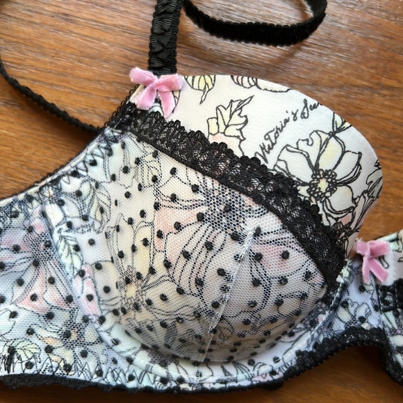 Victoria’s Secret Dream Angels Lined Demi Floral Bra. Size 34B - Picture 4 of 5